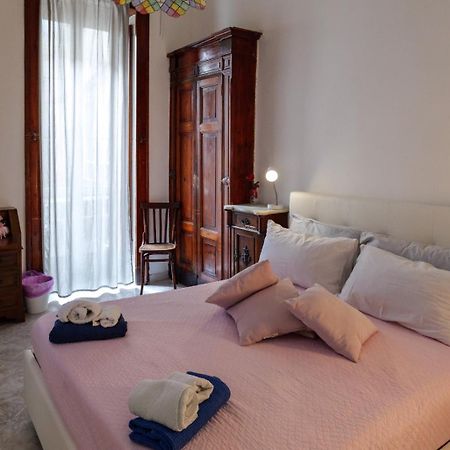 La Casa Di Nonna Teresa Bed & Breakfast เนเปิลส์ ภายนอก รูปภาพ