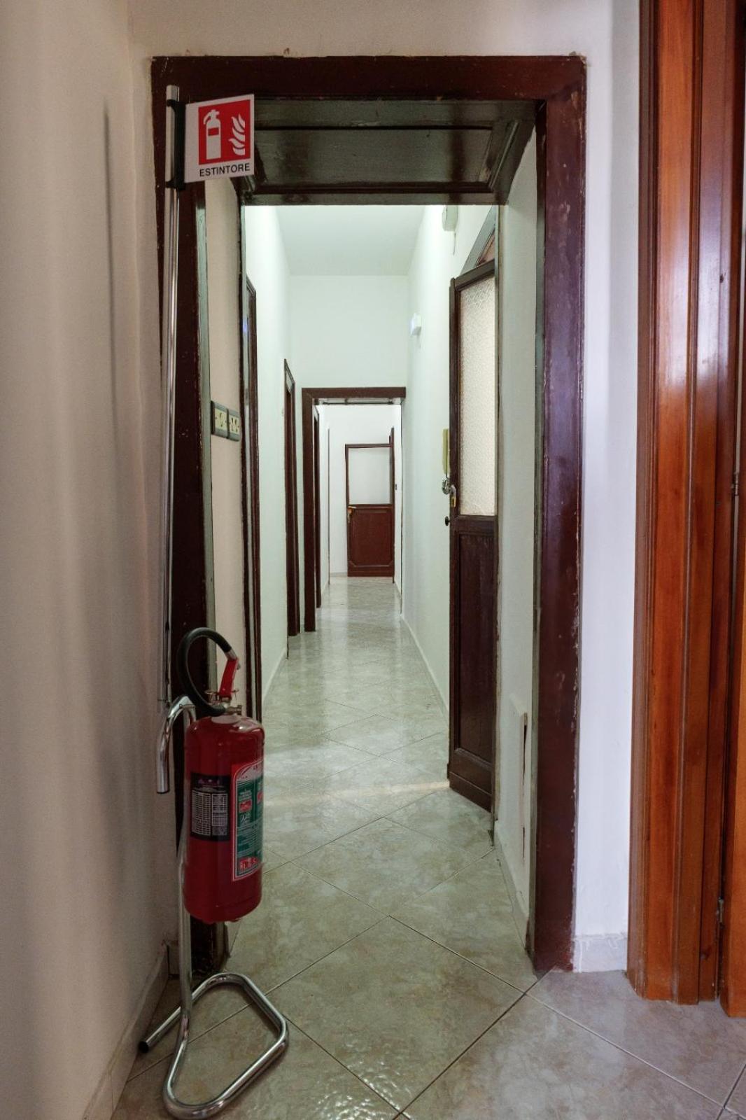 La Casa Di Nonna Teresa Bed & Breakfast เนเปิลส์ ภายนอก รูปภาพ
